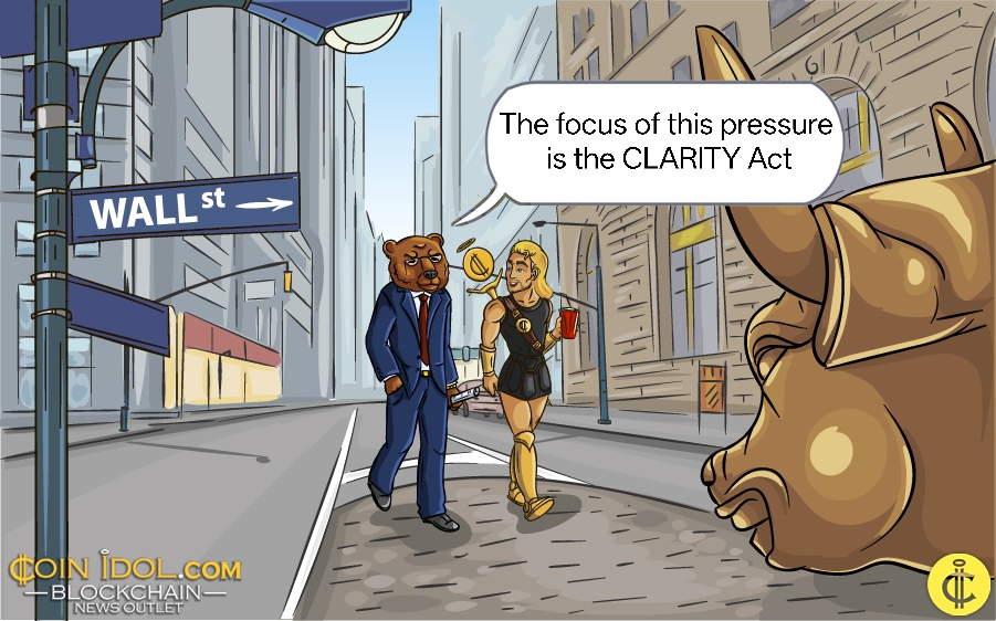 Trump's Crypto Gambit: Wall Street Told to Adapt or Be Left Behind