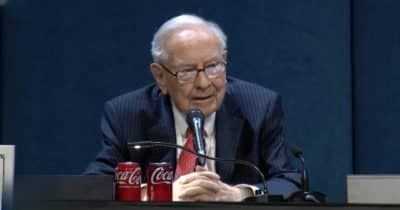 Warren Buffett's Apple Stance: Timeless Wisdom for Crypto Traders Navigating Volatile Markets