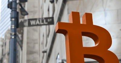 چرا شرکتها به سرمایهگذاری در بیت کوین روی میآورند؟